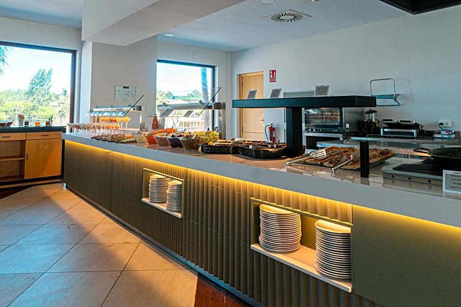 Zona de buffet de Oh!tels Campo de Gibraltar